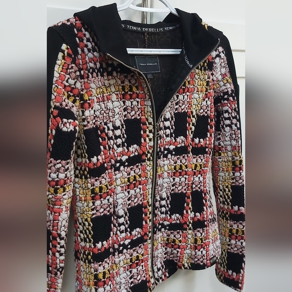 Tonia Debellis hooded plaid jacket. - Picture 4 of 15